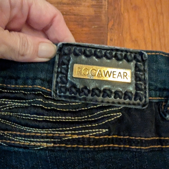 Rocawear Blue Skinny Jeans with Vintage Appeal - Picture 9 of 13